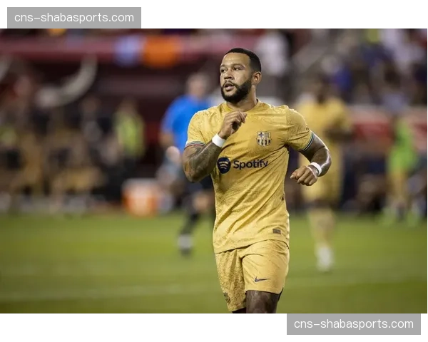 官方：马竞前锋德佩训练中肌肉不适，将缺席未来两轮联赛